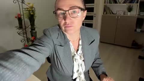 Ukrainian-woman online show from 12-22-25, 06:32