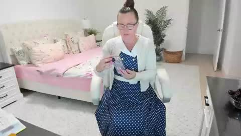 Ukrainian-woman online show from 07-17-26, 11:50