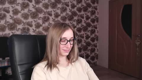 Snapshot of vikaericka chatting on 12-06-24, 05:53 Vika online show from 12-06-24, 05:53