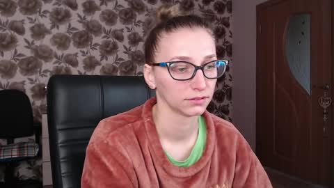 Snapshot of vikaericka chatting on 12-07-24, 08:11 Vika online show from 12-07-24, 08:11