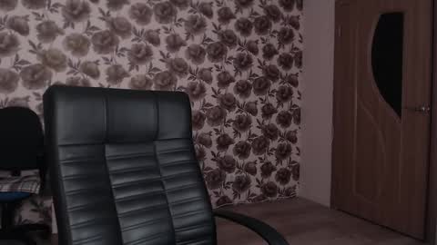 Snapshot of vikaericka chatting on 01-19-25, 10:17 Vika online show from 01-19-25, 10:17