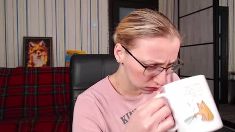 Snapshot of vikaericka chatting on 02-12-26, 08:42 Vika online show from 02-12-26, 08:42