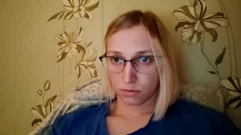 Snapshot of vikaericka chatting on 02-25-26, 01:48 Vika online show from 02-25-26, 01:48