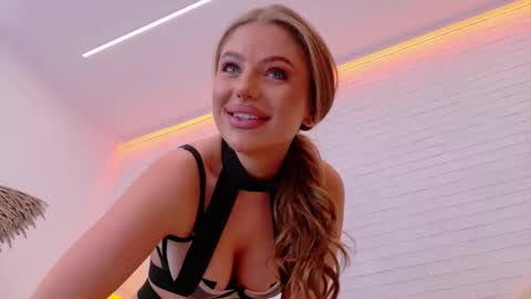 Snapshot of vikafever chatting on 12-04-25, 07:22 vikafever online show from 12-04-25, 07:22