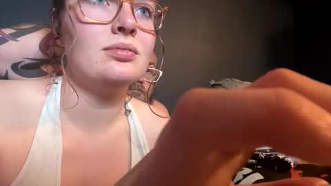 Snapshot of vikingandvixen44 chatting on 10-21-25, 12:22 vikingandvixen44 online show from 10-21-25, 12:22