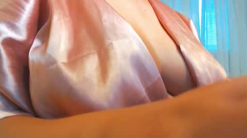 Vitoria online show from 11-07-25, 01:33