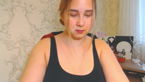 Snapshot of vikiwaitingforyou chatting on 05-15-26, 12:45 Vitoria online show from 05-15-26, 12:45