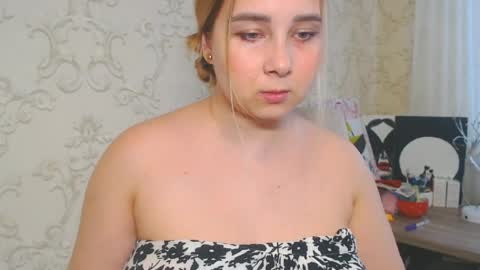 Snapshot of vikiwaitingforyou chatting on 05-24-26, 12:10 Vitoria online show from 05-24-26, 12:10