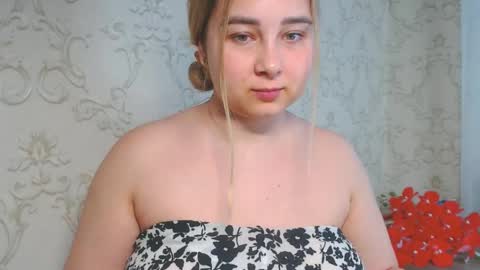 Snapshot of vikiwaitingforyou chatting on 06-05-26, 09:04 Vitoria online show from 06-05-26, 09:04