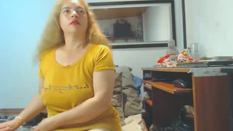 VIKKKTORIAAA online show from 12-31-24, 09:21