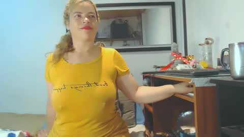 VIKKKTORIAAA online show from 02-16-25, 05:26