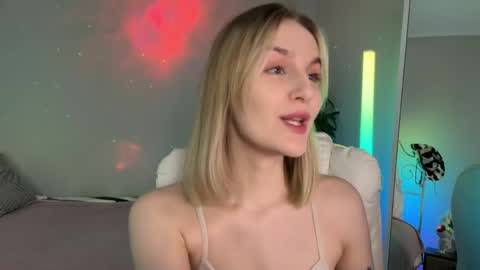 Vikky online show from 05-26-26, 12:39