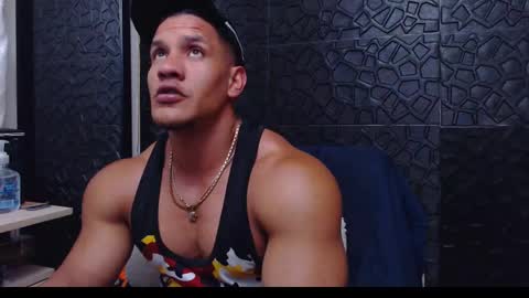 Viktor Herrera online show from 01-13-25, 01:56