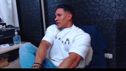 Viktor Herrera online show from 01-26-25, 05:02