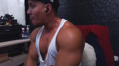 Viktor Herrera online show from 09-24-25, 02:48