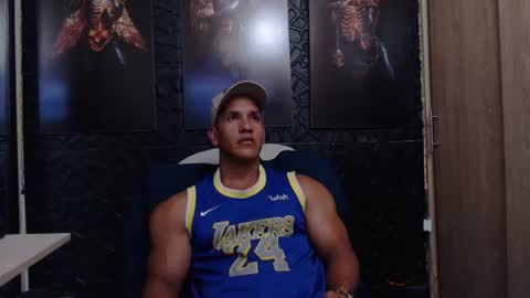 Snapshot of viktorherrera chatting on 06-17-26, 03:09 Viktor Herrera online show from 06-17-26, 03:09