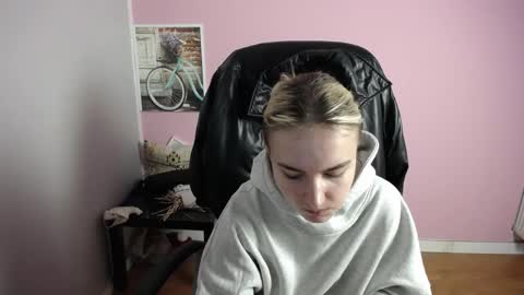 viktoria_lovely online show from 04-02-26, 07:17