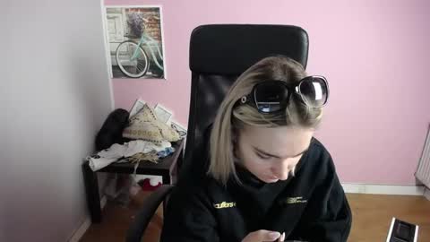 viktoria_lovely online show from 05-22-26, 06:31