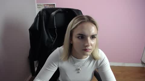 viktoria_lovely online show from 06-12-26, 10:58