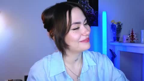 Snapshot of viktoriamoore chatting on 05-17-26, 05:31 viktoriamoore online show from 05-17-26, 05:31