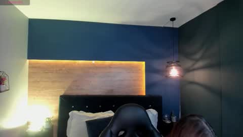 Victoria online show from 10-28-25, 11:18