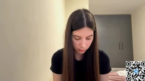 Snapshot of vilacy chatting on 03-08-26, 10:41 Vivien online show from 03-08-26, 10:41