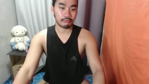 Snapshot of vin_17 chatting on 03-02-25, 10:35 Call me Marvin online show from 03-02-25, 10:35