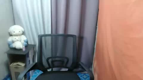 Snapshot of vin_17 chatting on 03-03-25, 02:47 Call me Marvin online show from 03-03-25, 02:47