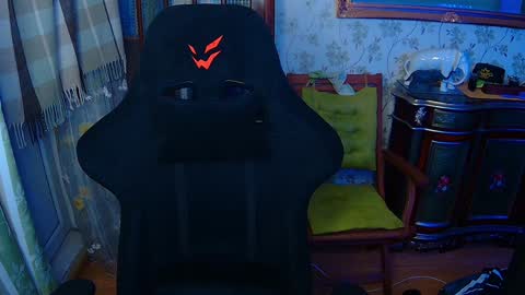 Snapshot of vince__dice chatting on 12-21-24, 06:41 Dimoooooon online show from 12-21-24, 06:41