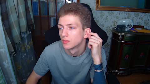 Snapshot of vince__dice chatting on 01-04-25, 12:05 Dimoooooon online show from 01-04-25, 12:05