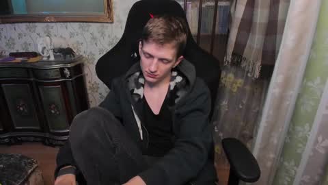 Snapshot of vince__dice chatting on 01-17-25, 09:28 Dimoooooon online show from 01-17-25, 09:28