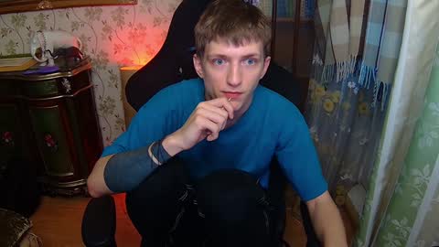 Snapshot of vince__dice chatting on 01-21-25, 06:43 Dimoooooon online show from 01-21-25, 06:43