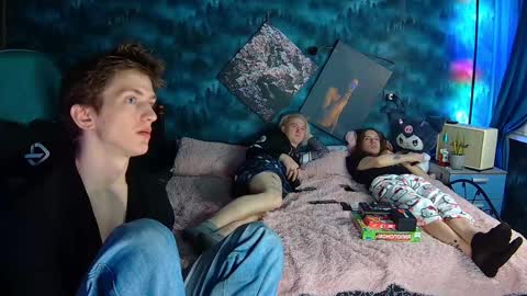 Snapshot of vince__dice chatting on 02-21-25, 08:16 Dimoooooon online show from 02-21-25, 08:16