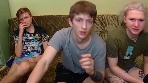 Snapshot of vince__dice chatting on 02-24-25, 12:41 Dimoooooon online show from 02-24-25, 12:41