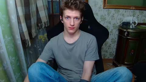 Snapshot of vince__dice chatting on 02-28-25, 02:53 Dimoooooon online show from 02-28-25, 02:53