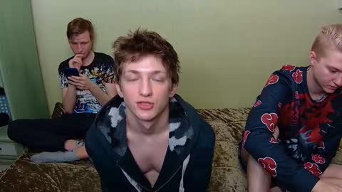 Snapshot of vince__dice chatting on 03-08-25, 08:25 Dimoooooon online show from 03-08-25, 08:25