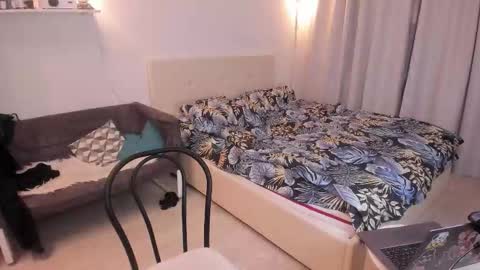 Snapshot of vince__dice chatting on 10-19-25, 09:15 Dimoooooon online show from 10-19-25, 09:15