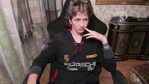 Snapshot of vince__dice chatting on 12-04-25, 10:35 Dimoooooon online show from 12-04-25, 10:35