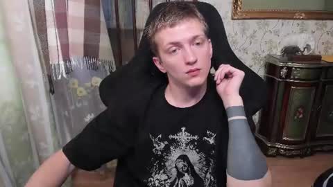 Snapshot of vince__dice chatting on 06-20-26, 05:16 Dimoooooon online show from 06-20-26, 05:16