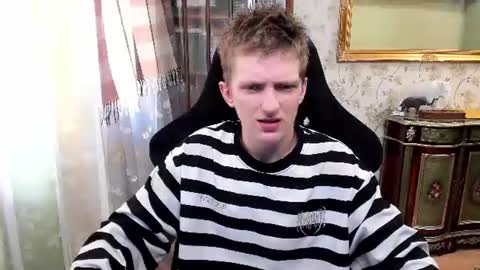 Snapshot of vince__dice chatting on 06-29-26, 07:25 Dimoooooon online show from 06-29-26, 07:25