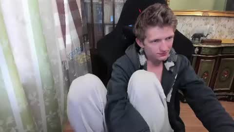 Snapshot of vince__dice chatting on 07-20-26, 04:53 Dimoooooon online show from 07-20-26, 04:53