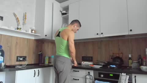 Vincent.  uncut 18cm online show from 12-15-24, 08:30