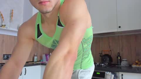 Vincent.  uncut 18cm online show from 02-11-25, 08:15