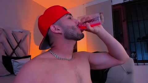 Snapshot of vincentblack_ chatting on 07-21-26, 08:27 Vincent online show from 07-21-26, 08:27
