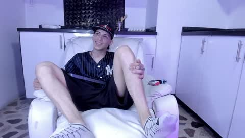 Snapshot of vincenthunter chatting on 01-13-25, 10:45 Vincent online show from 01-13-25, 10:45