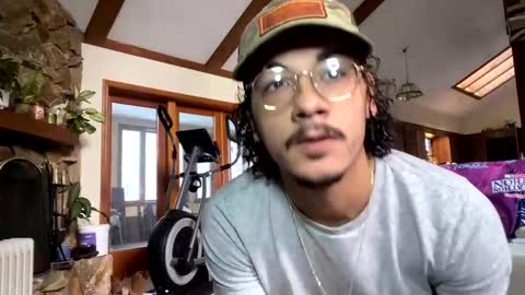 Snapshot of vinsmoke_sanji2020 chatting on 02-06-25, 03:31 Sanji online show from 02-06-25, 03:31