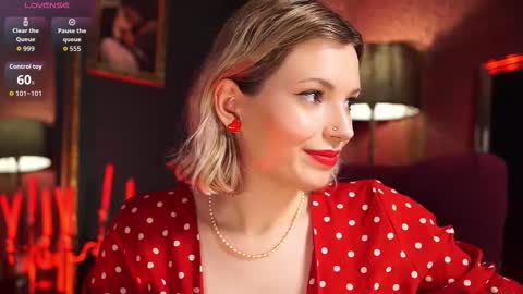 Snapshot of vinyl_kiss chatting on 03-08-26, 02:04 Carrie Next streams Sat Sun 3pm-11pm EST online show from 03-08-26, 02:04