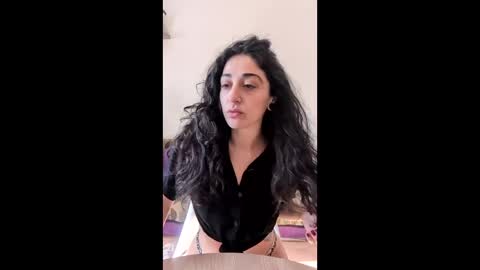 Violette online show from 03-18-26, 11:57