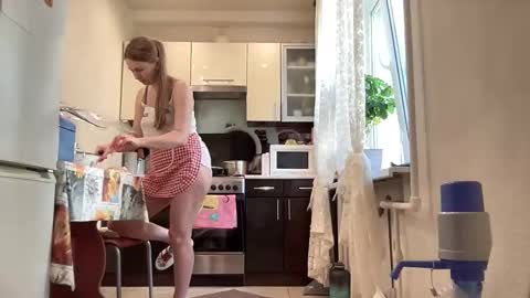 Funny  girl online show from 09-11-25, 06:57