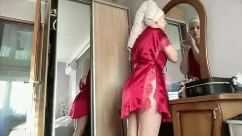 Funny  girl online show from 04-26-26, 03:37